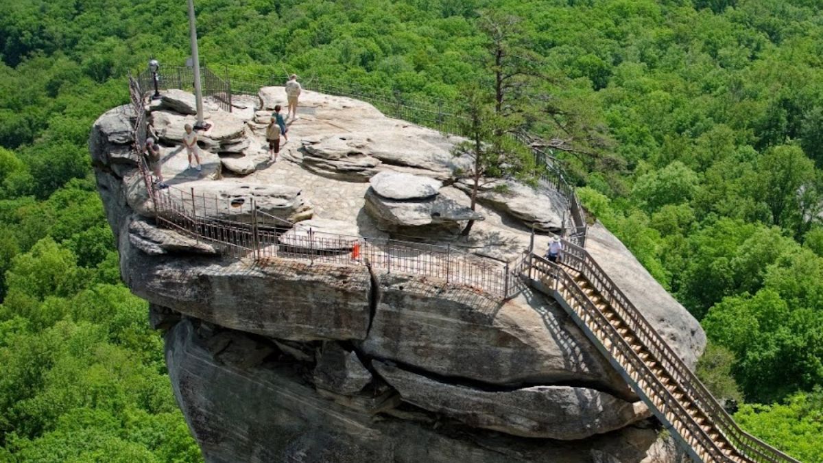 Exploring Chimney Top Rock and Princess Arch in Red River Gorg