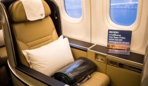 Review Alone In Lufthansa First Class A340-600 Washington DC-Munich